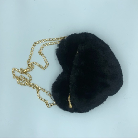 Heart Shaped Love Shape Shoulder bag! - Picture 8 of 9